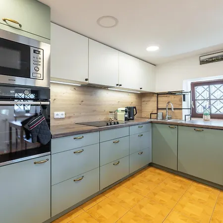 Charming Historic With Two Near Zoo Apartman *