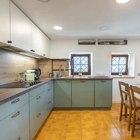 Charming Historic With Two Near Zoo Апартаменты *