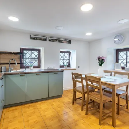 Apartman Charming Historic With Two Near Zoo *