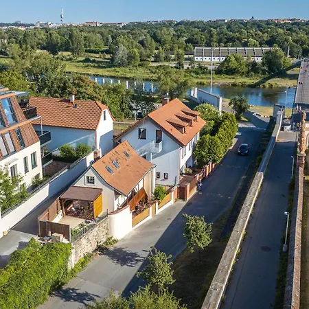 Charming Historic With Two Near Zoo Apartman