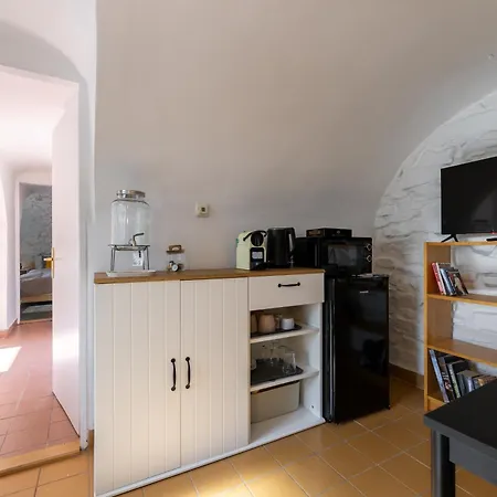 Apartman Charming Historic With Two Near Zoo