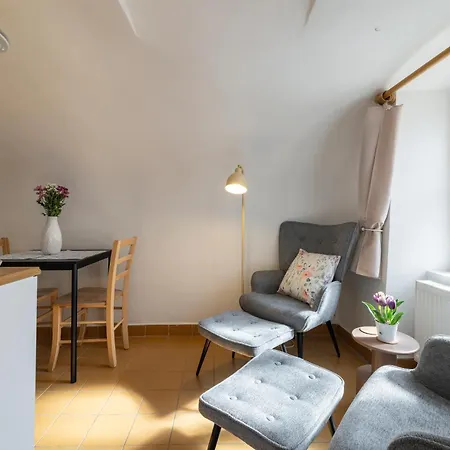 Charming Historic With Two Near Zoo Апартаменты *
