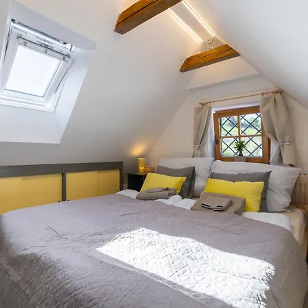 Charming Historic With Two Near Zoo Апартаменты