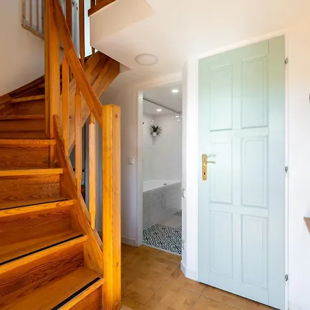 Apartman Charming Historic With Two Near Zoo